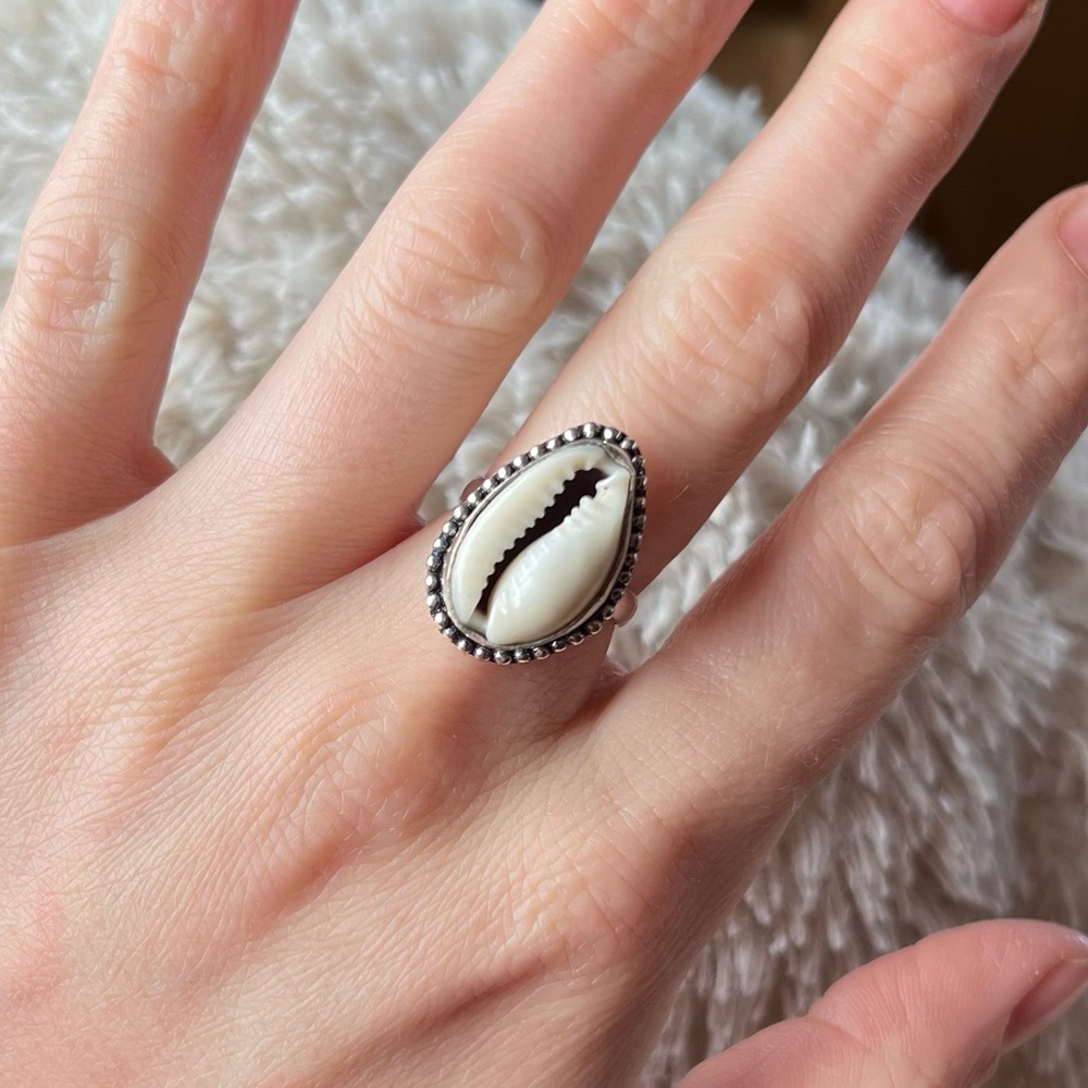 Silver Cowrie Shell Ring - Picture 2 of 8